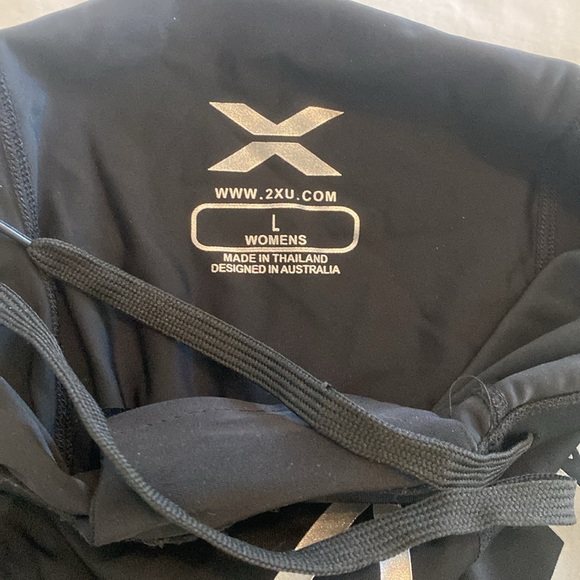 2XU Women’s compression leggings L - Picture 3 of 3